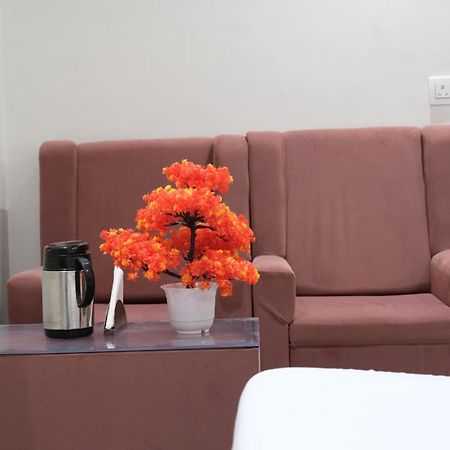 Hotel Good Will Residency - Cyber City คูร์เคาน์ ภายนอก รูปภาพ