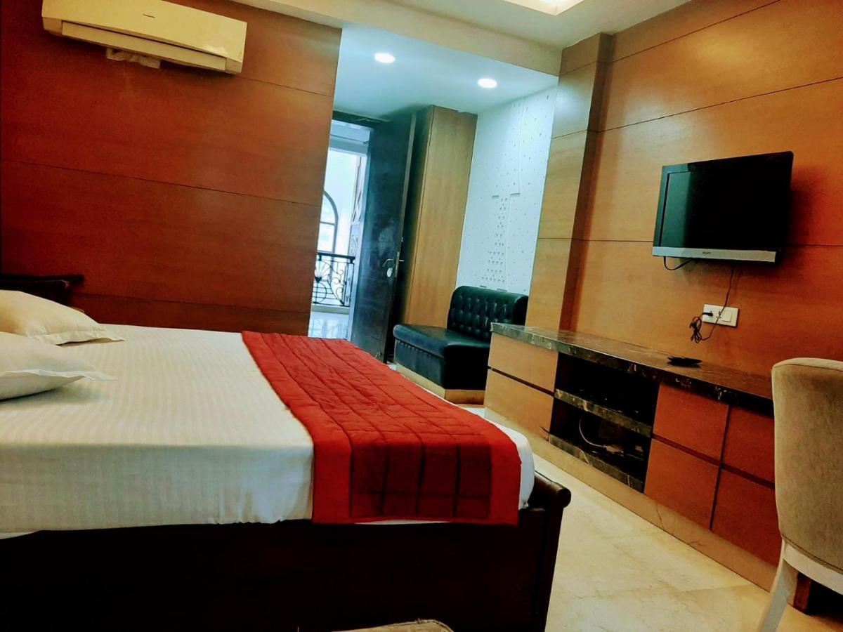 Hotel Good Will Residency - Cyber City คูร์เคาน์ ภายนอก รูปภาพ