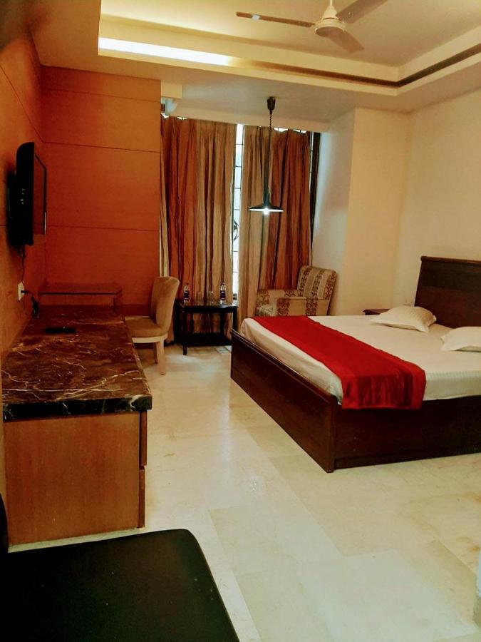 Hotel Good Will Residency - Cyber City คูร์เคาน์ ภายนอก รูปภาพ