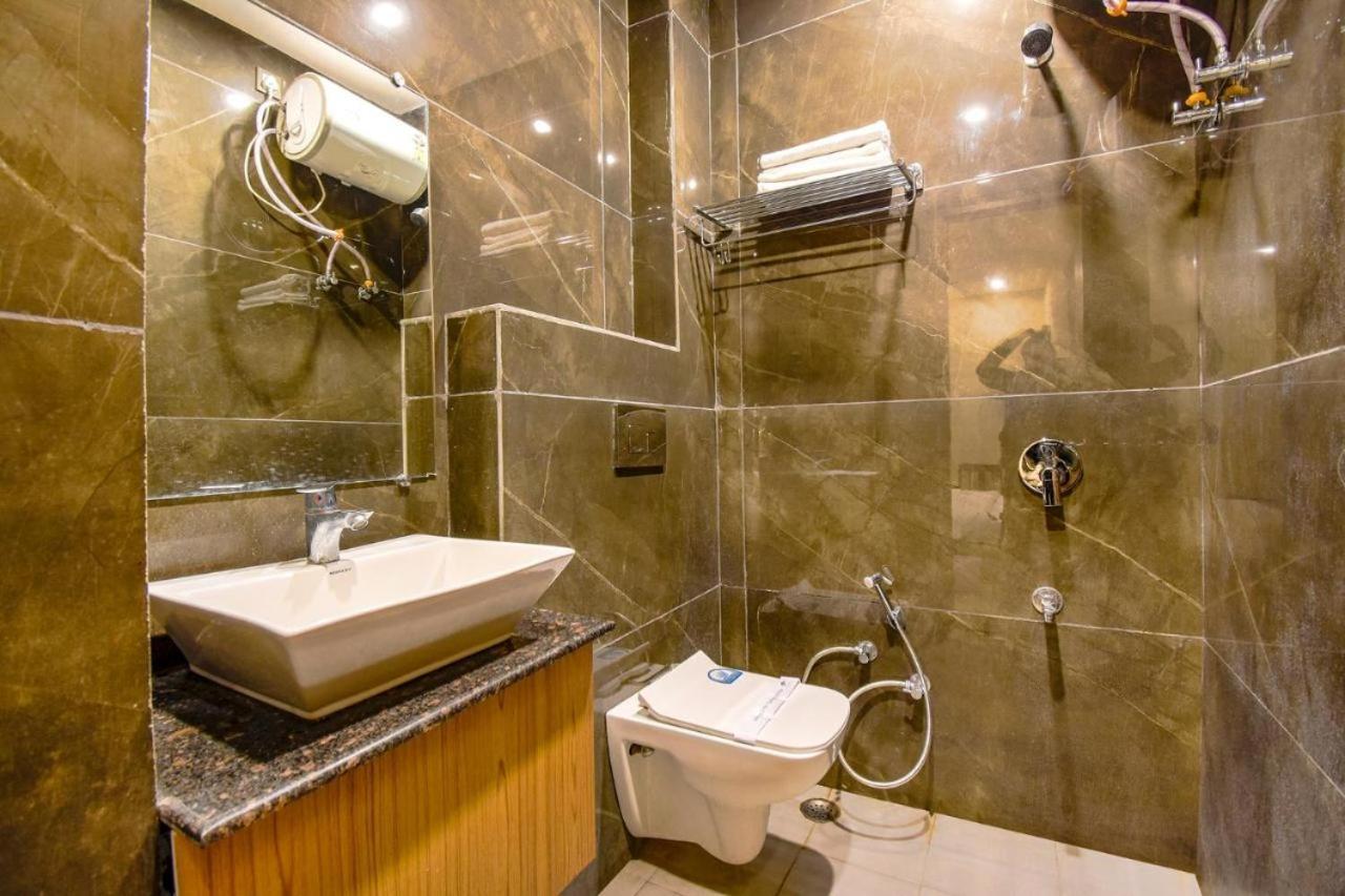 Hotel Good Will Residency - Cyber City คูร์เคาน์ ภายนอก รูปภาพ