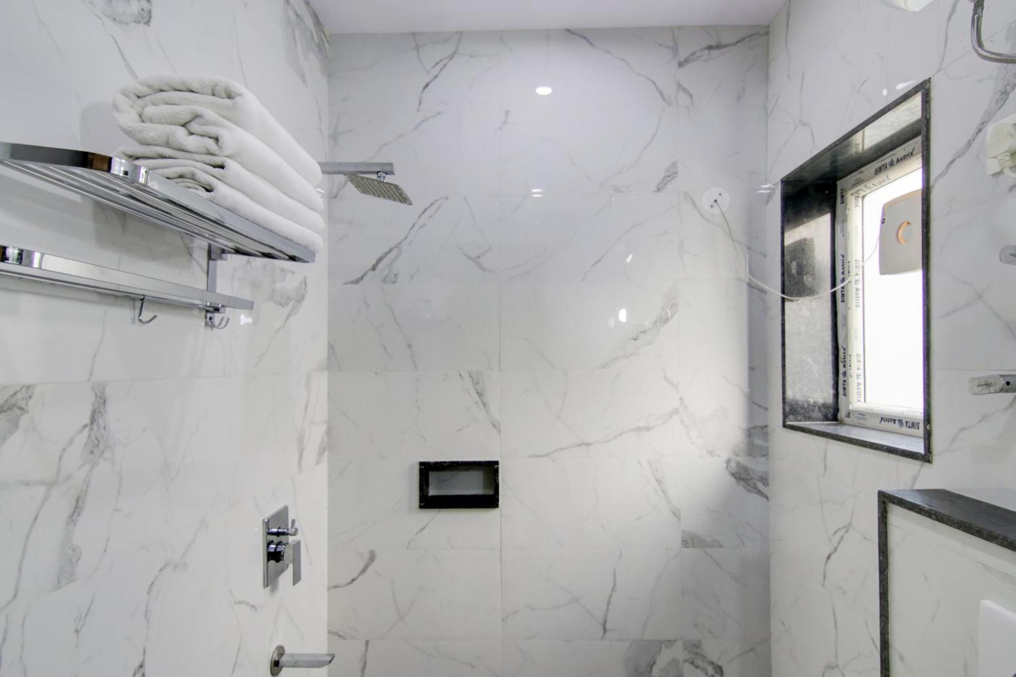 Hotel Good Will Residency - Cyber City คูร์เคาน์ ภายนอก รูปภาพ