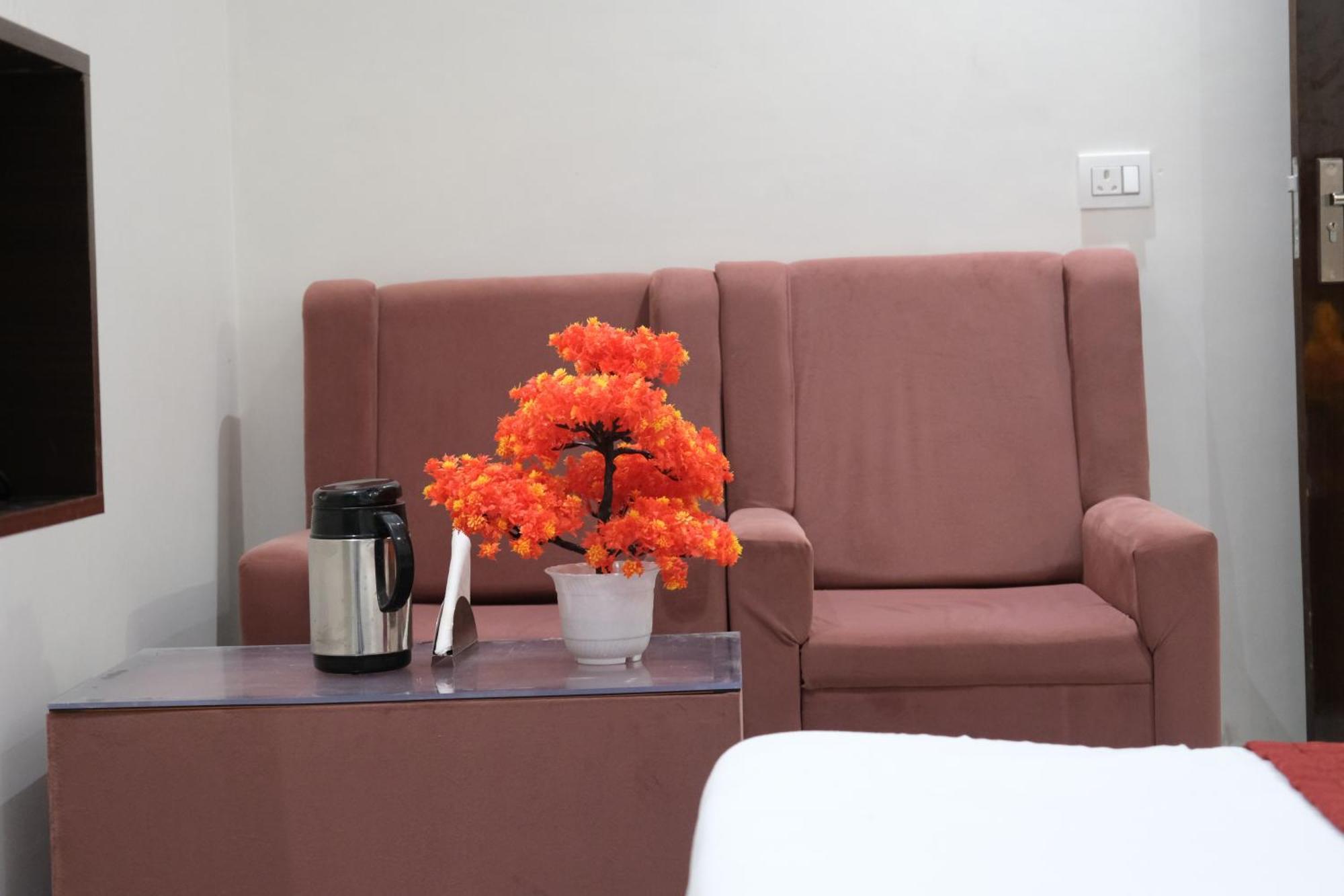 Hotel Good Will Residency - Cyber City คูร์เคาน์ ภายนอก รูปภาพ